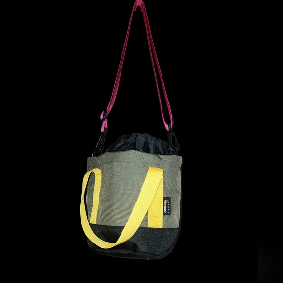 Vans 66 Supply Crossbody Bag (Grape Leaf) Olive Green Bucket Bag Casual Canvas - Picture 2 of 6